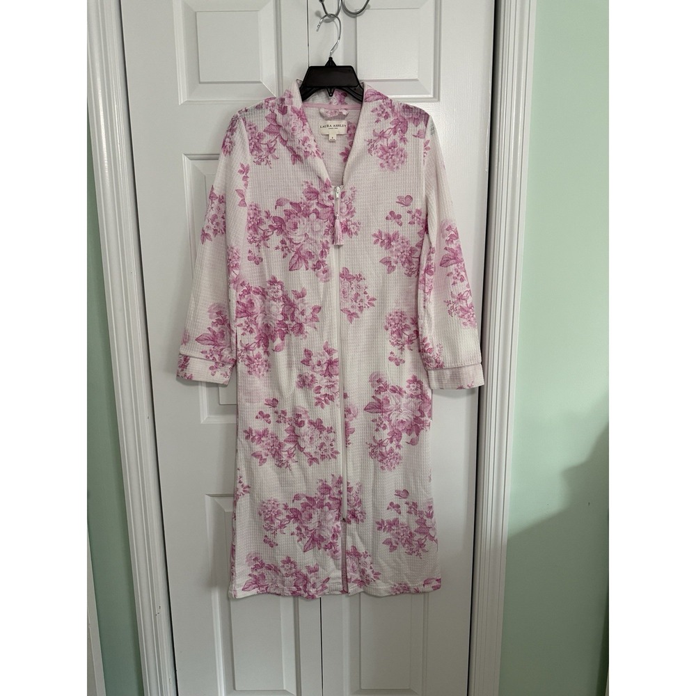 Beautiful Laura Ashley Womens Nightgown S Pink Floral‎ Knit Long Sleeve Lounge
